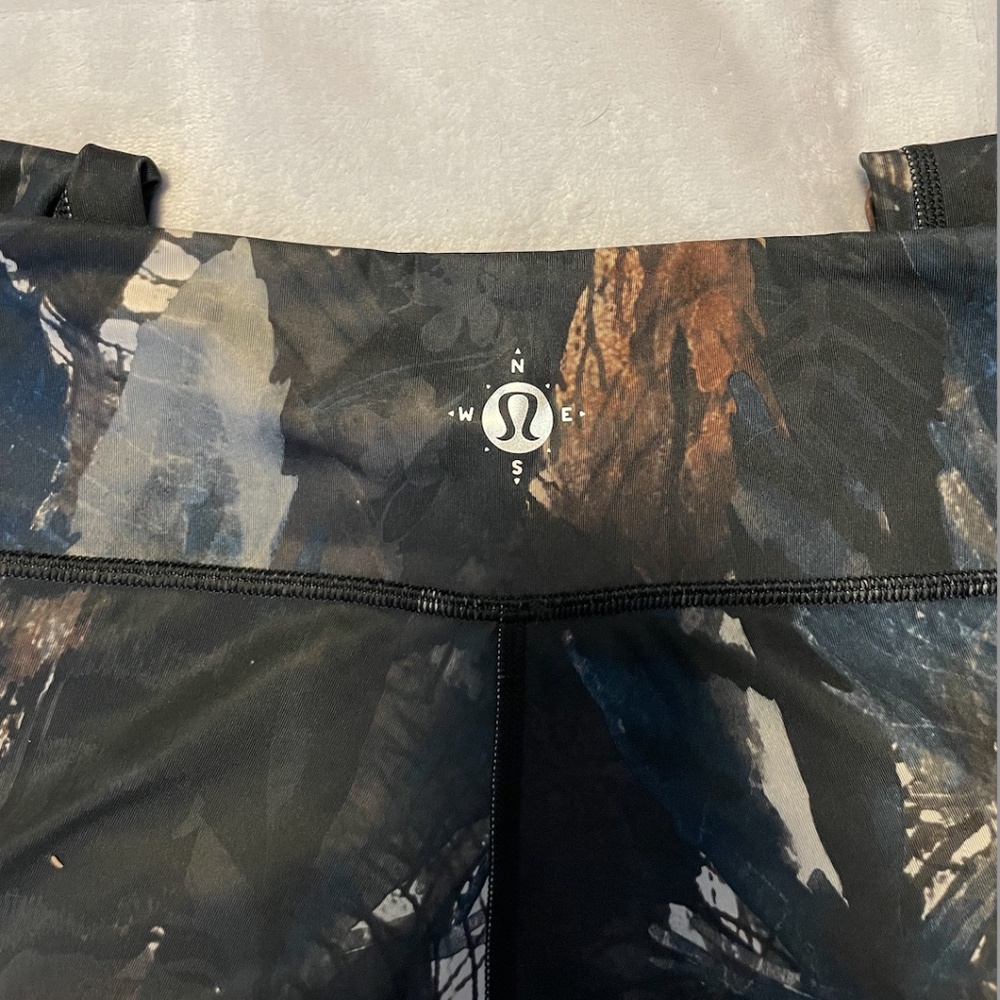 Rare Lululemon Limited Edition Wanderlust Feather Print Wunder Under Leggings